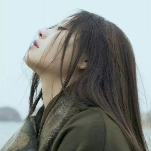 撒娇的菠萝小沫