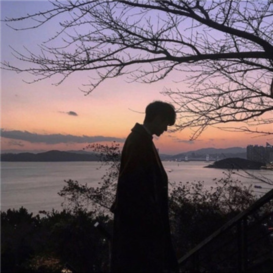 满目山河空念远