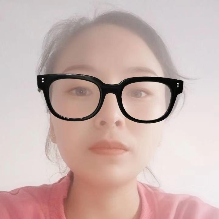 浅绿的黄心猕猴桃