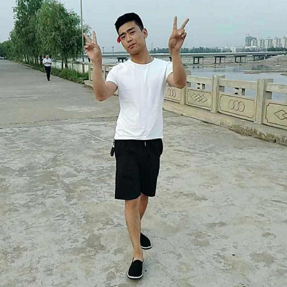 看了看兜里的钱