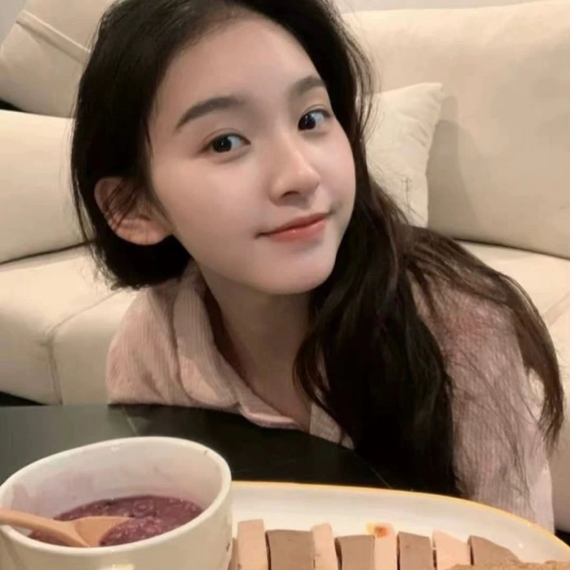 爱吃三光面团的香草