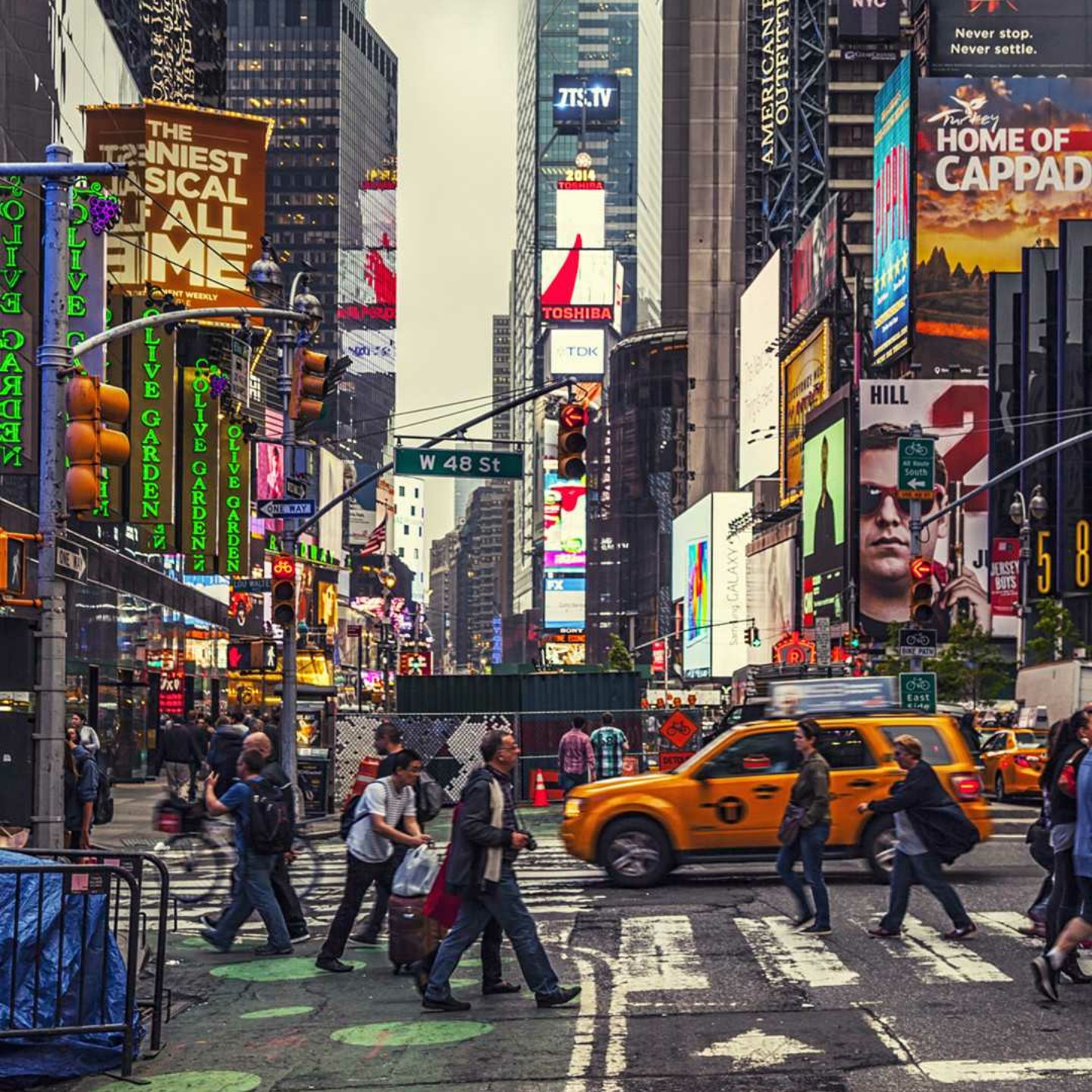 小楼一夜听春雨