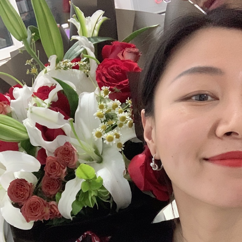 爱吃拉丝苹果的小新