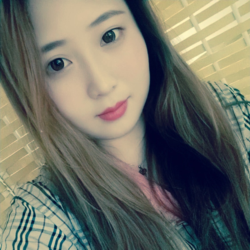 喝水都长肉肉的大脸妹