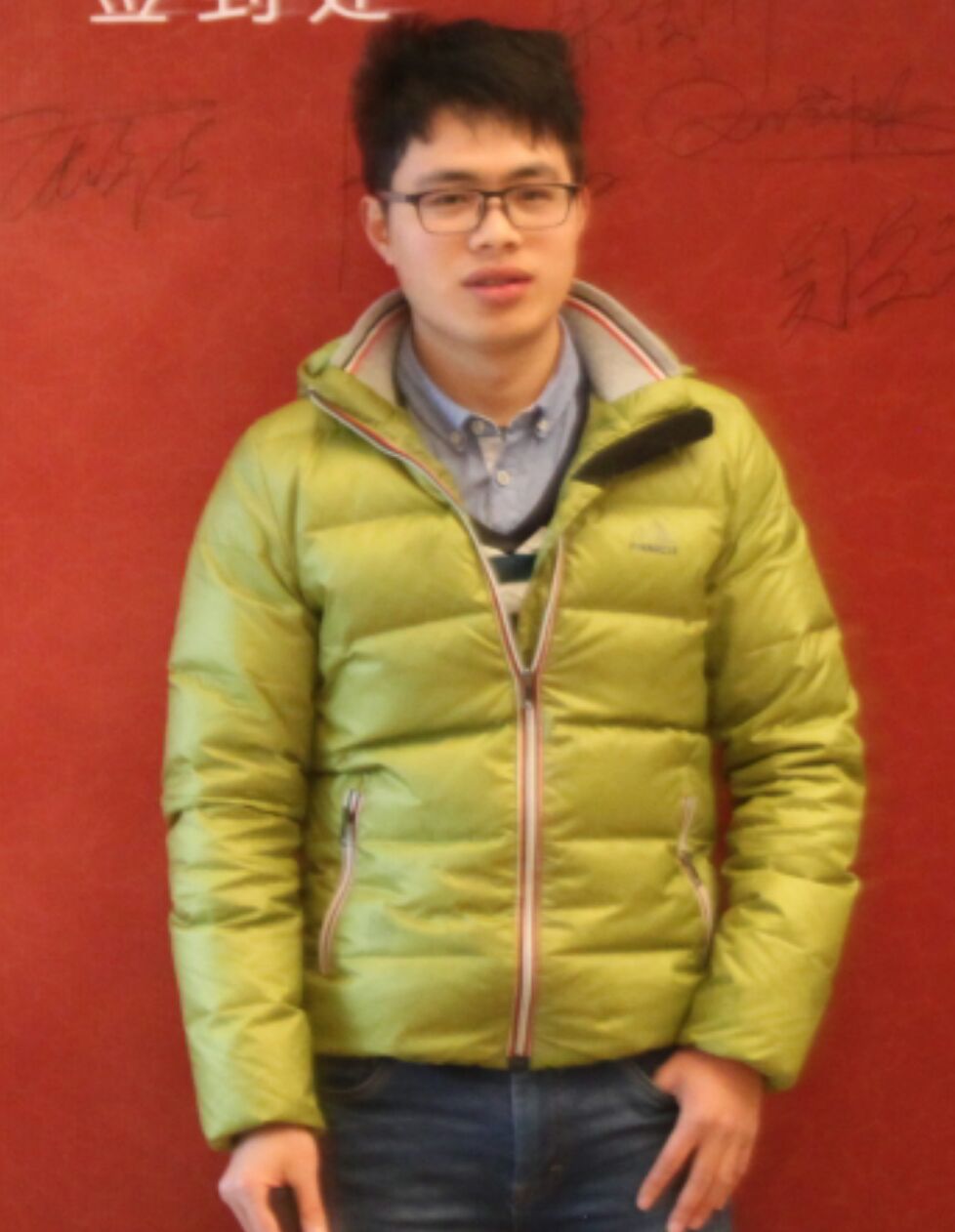 宝蓝色的丝兰一回