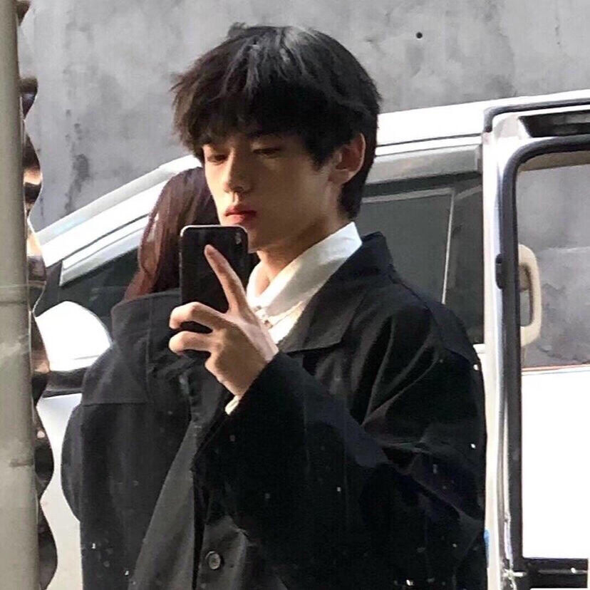 他不会离开神明