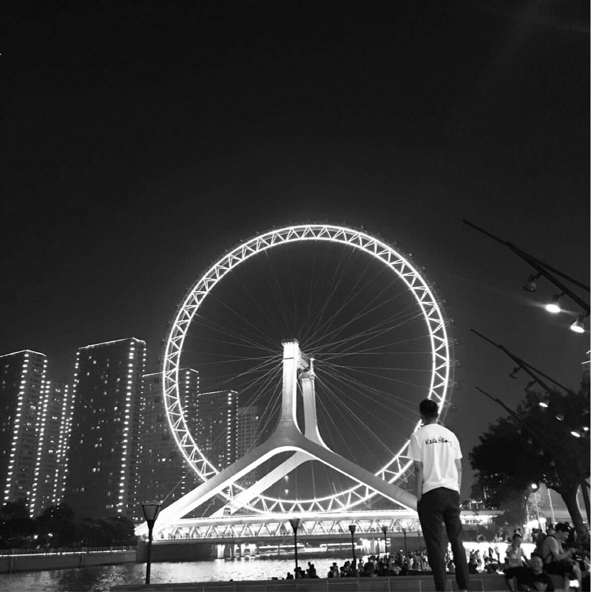 耿哲凡的Daddy好伟大啊