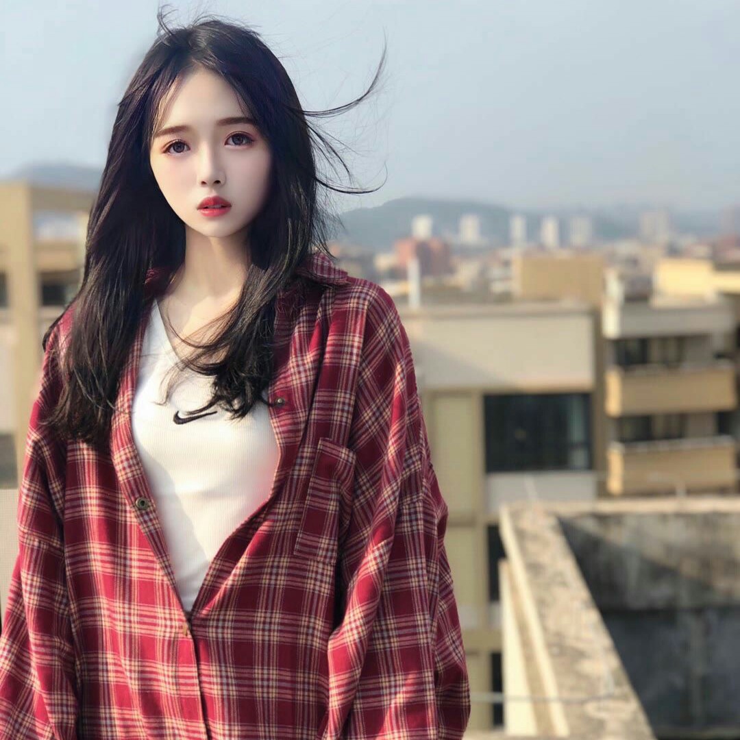 灰白的东京绿唯一更努力