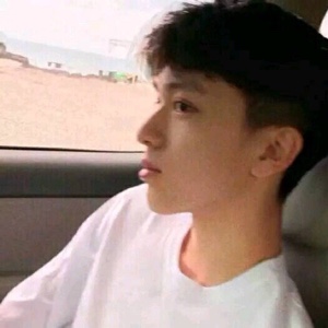 小熊肚子又饿了