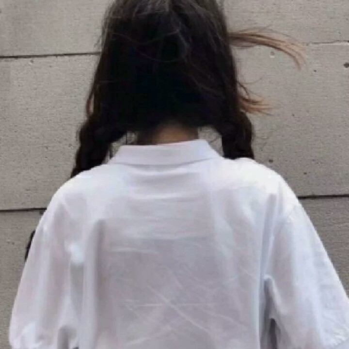 草莓味的奶茶YY