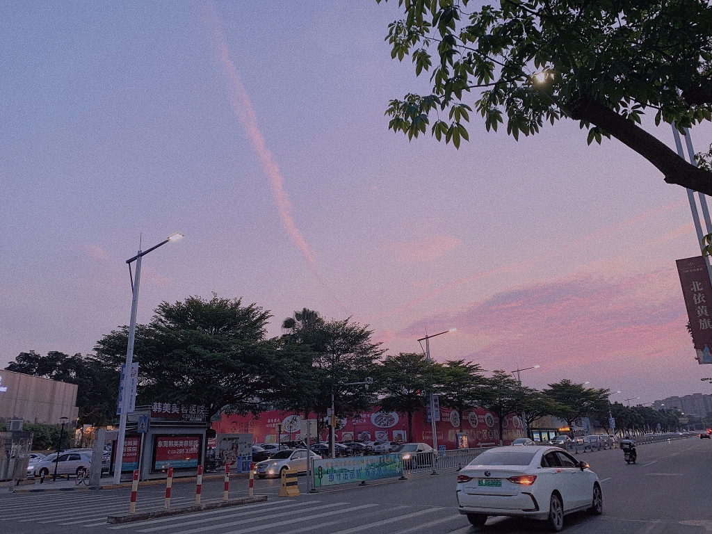 大笑的神仙姐姐