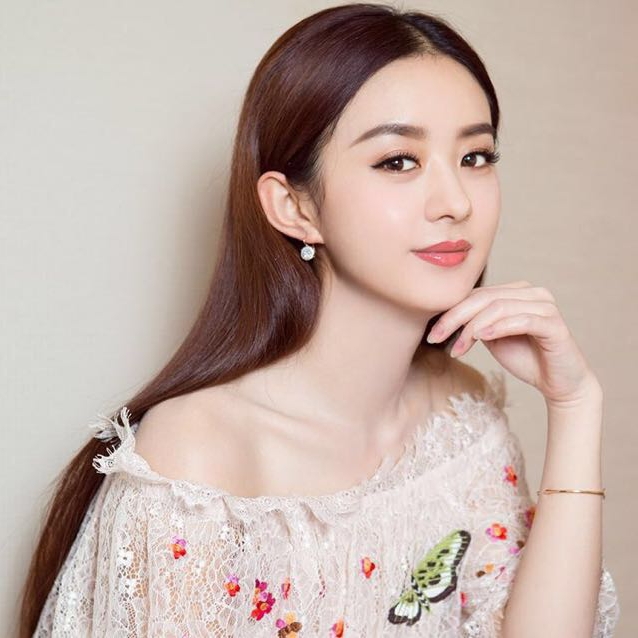 蹲在坟头看鬼笑