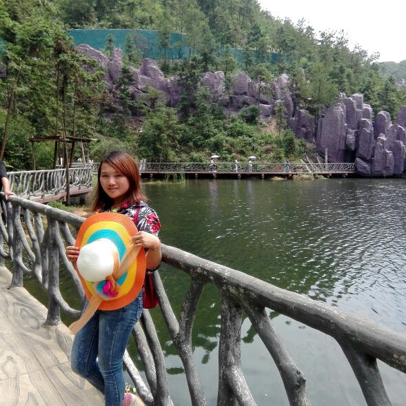 爱吃酱汁花甲的飞蝶