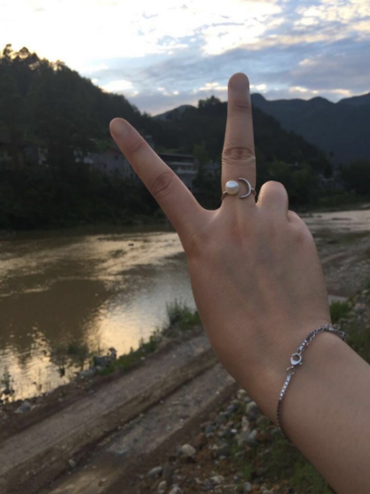 大脸猫和小小老鼠