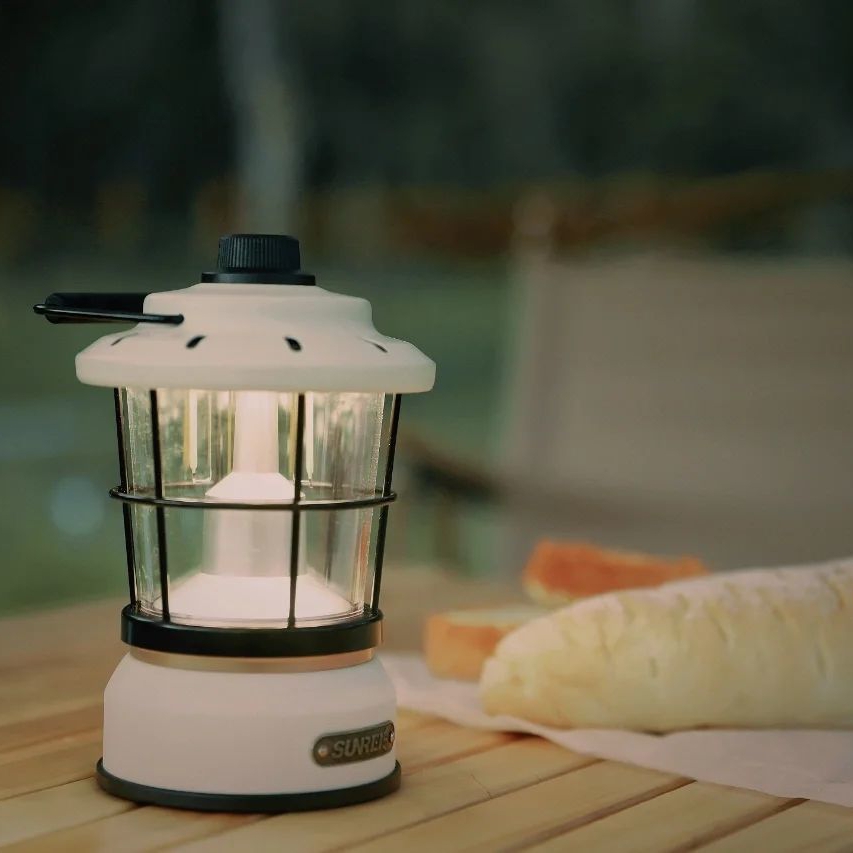 云边有个小卖部