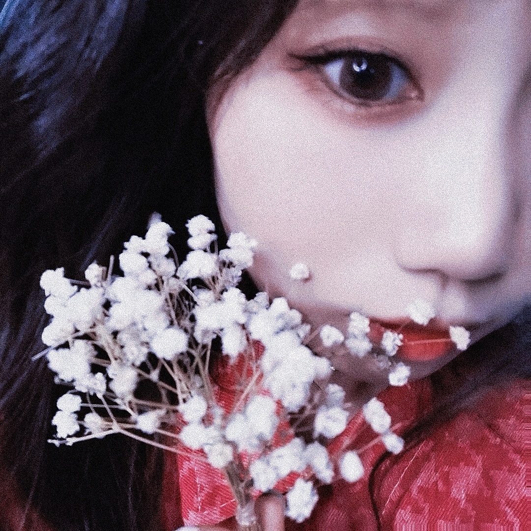 泡芙味的女孩纸吖