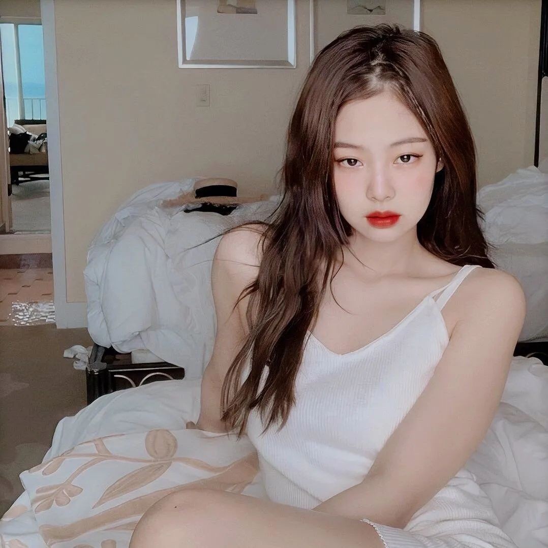 深桔黄的布朗熊