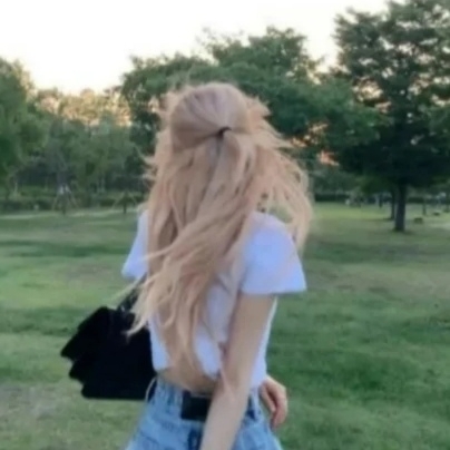 小秋爱喝杨枝甘露