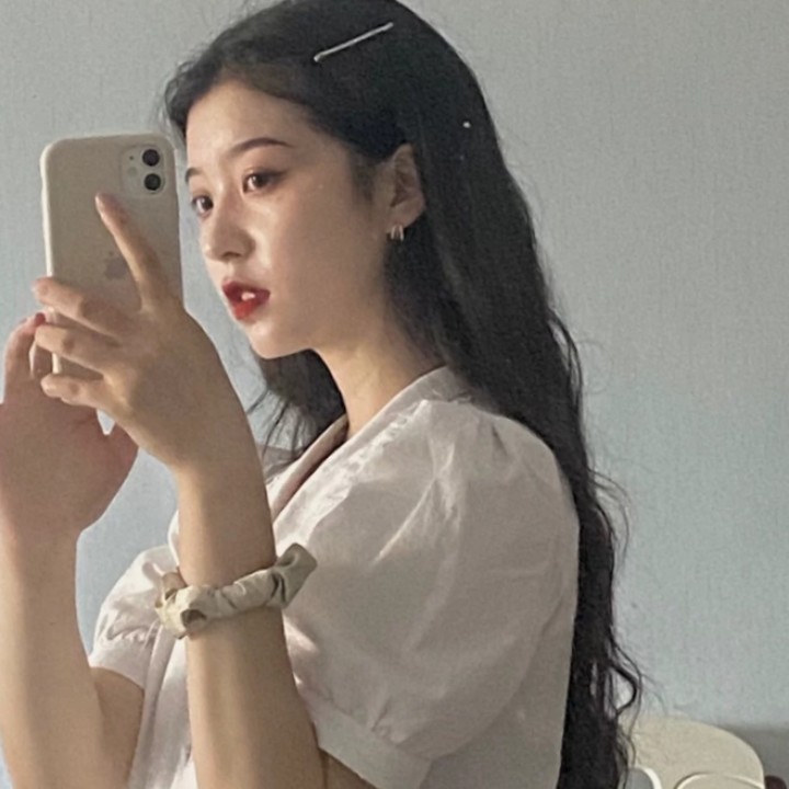 爱吃纽扣小饼的玲莓