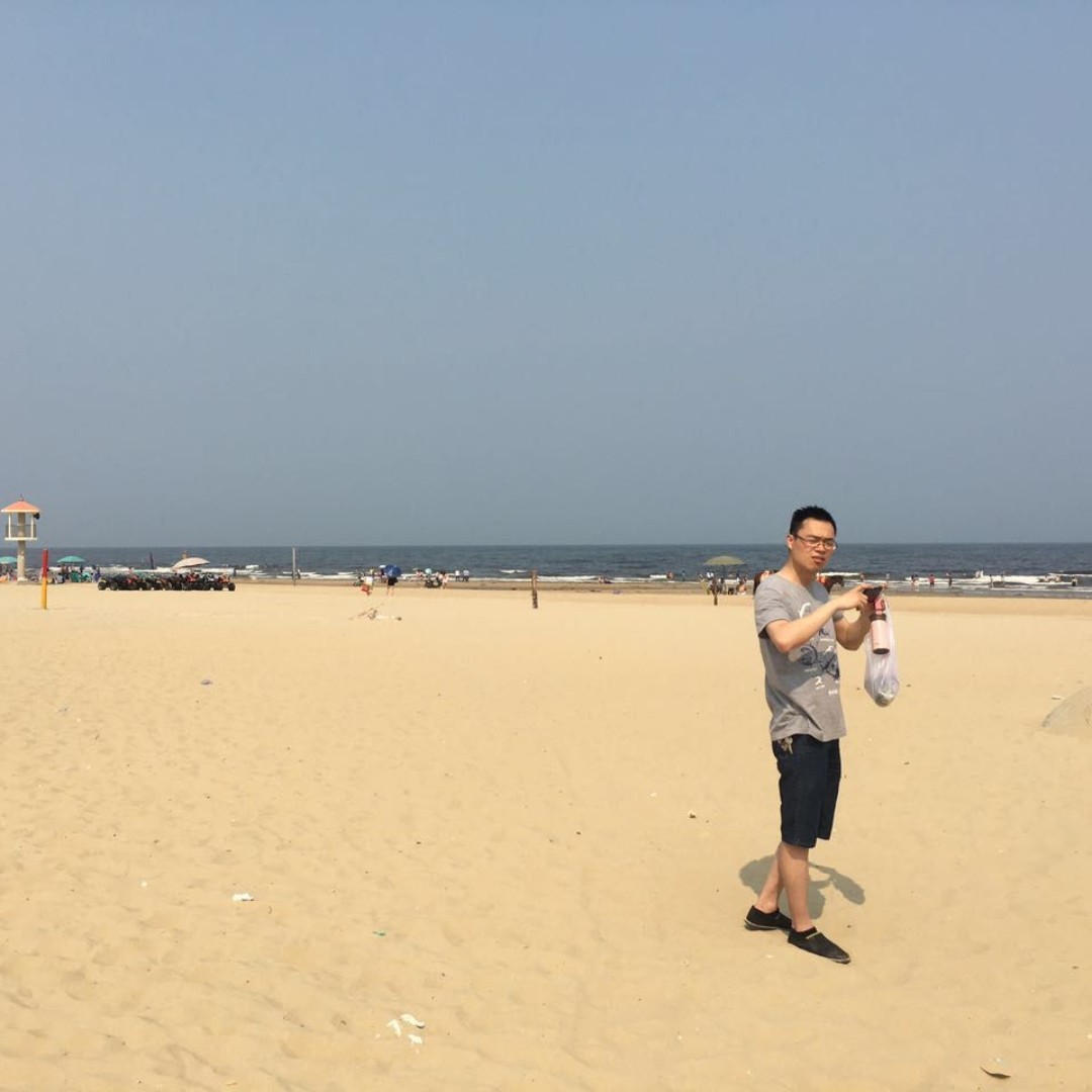 爱吃章鱼脆肠的小米