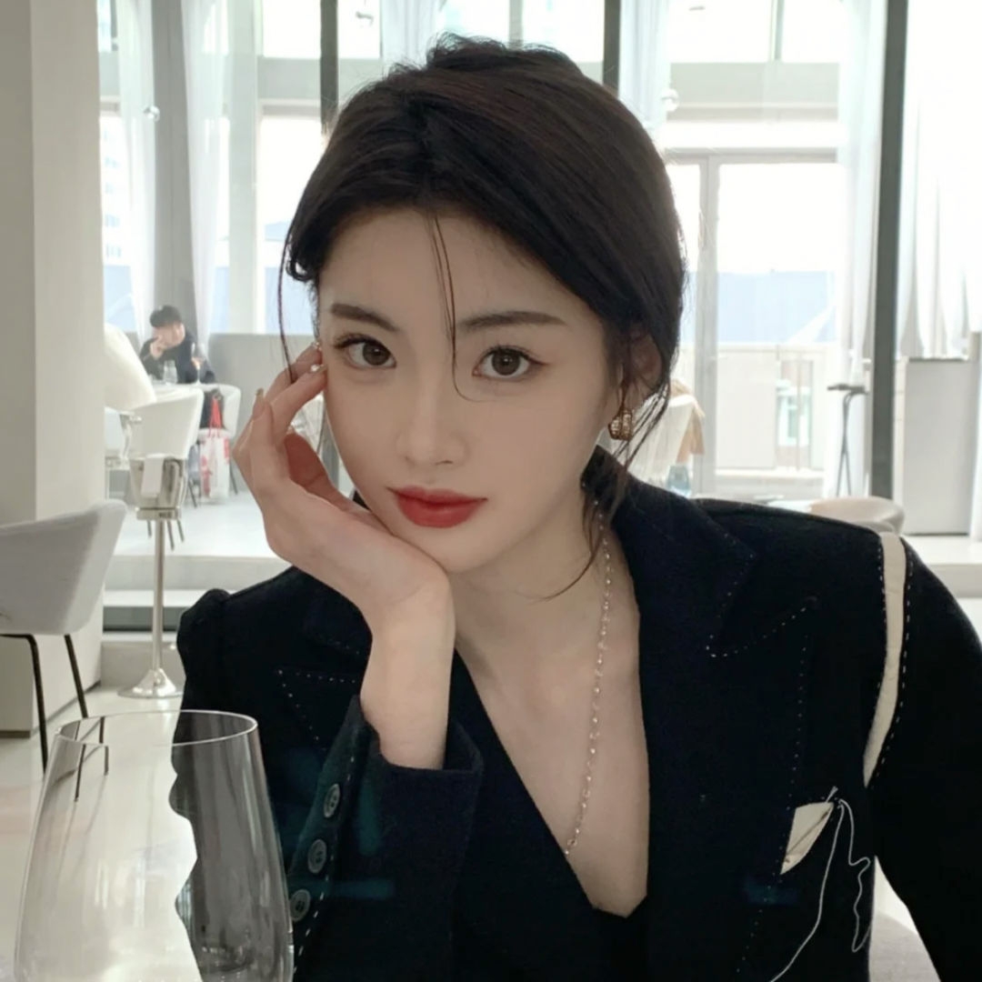 爱吃杂菜豆腐的初柚