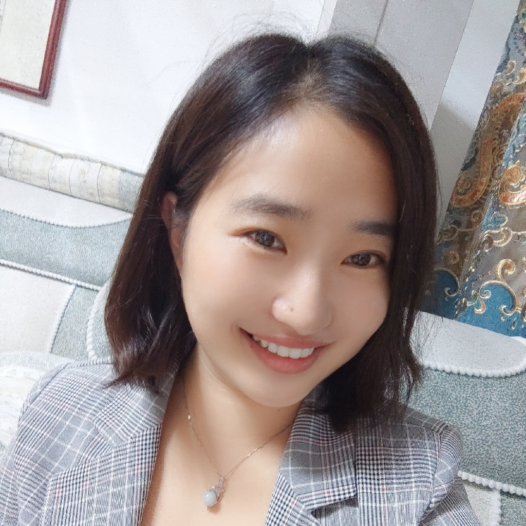 金黄色的天逸蕊蝶