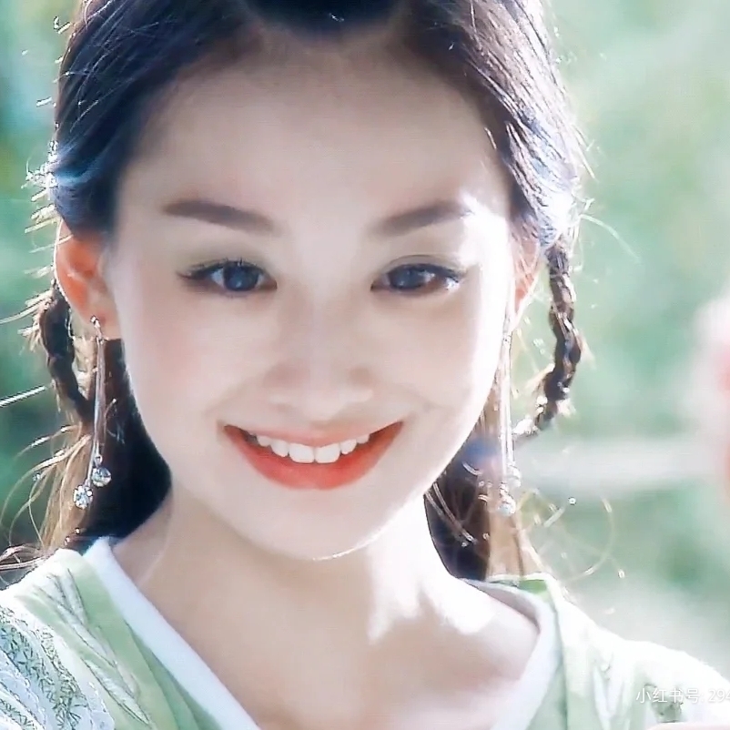 祥云朵朵当空飘