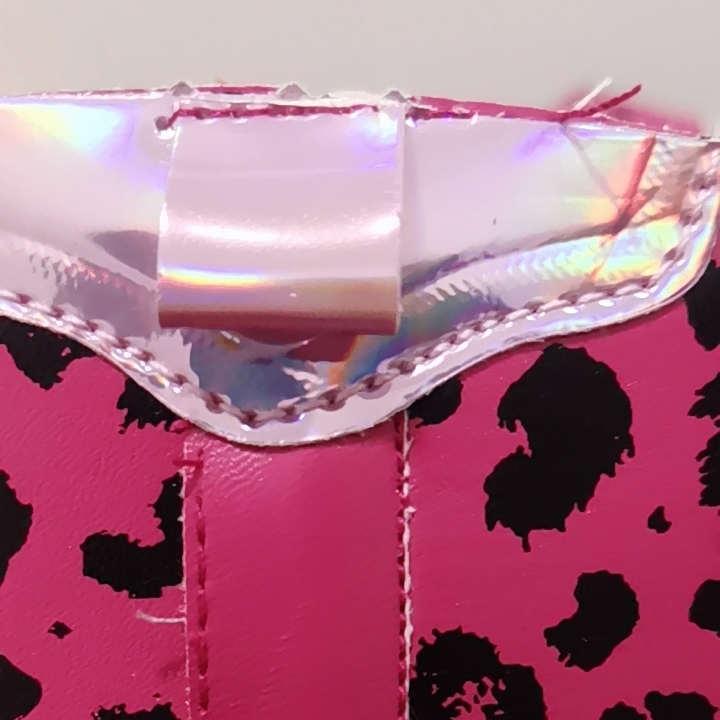 爱吃一品蟹的大圆脸