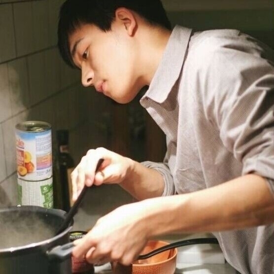 一个爱笑的南方爷们.