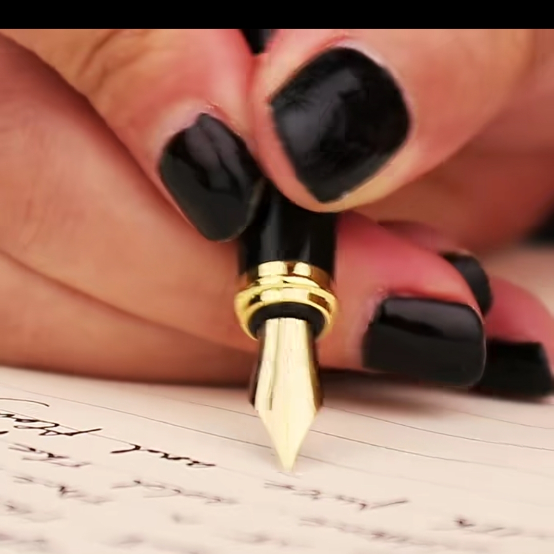 灰蓝色的白齿唇兰