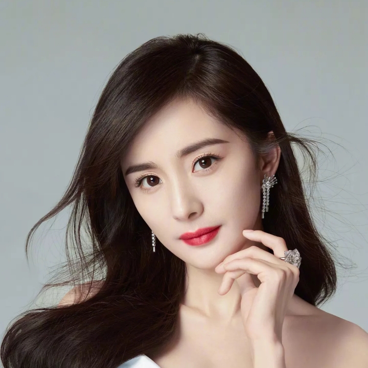 爱吃芹菜小炒的樱花