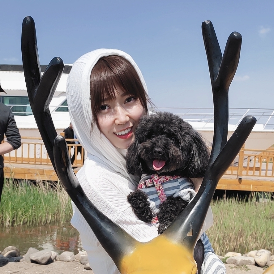 不哭不闹的周黑丫