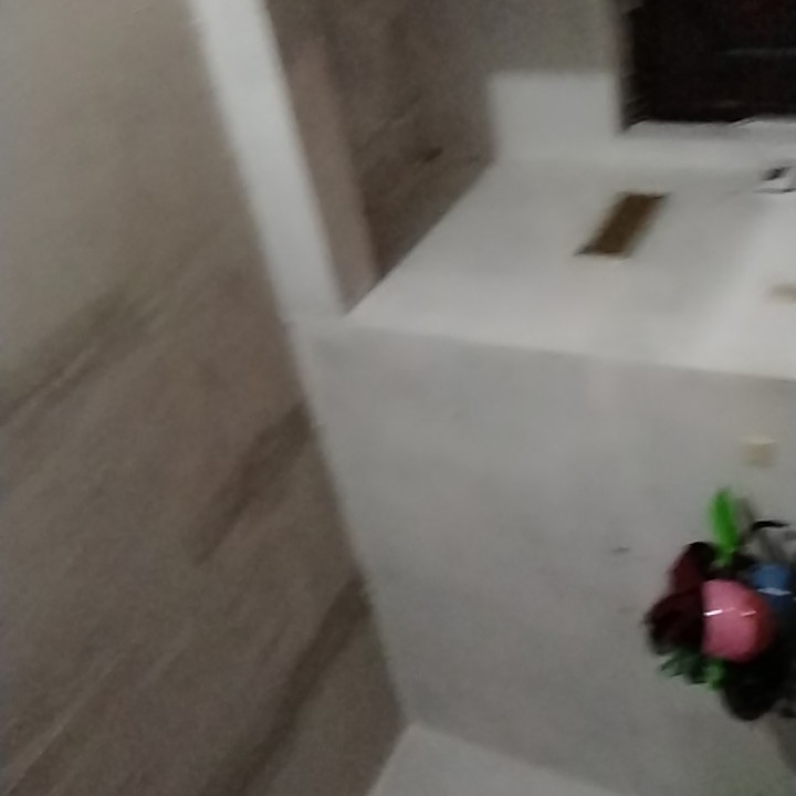 @(づ●─●)づ‘’