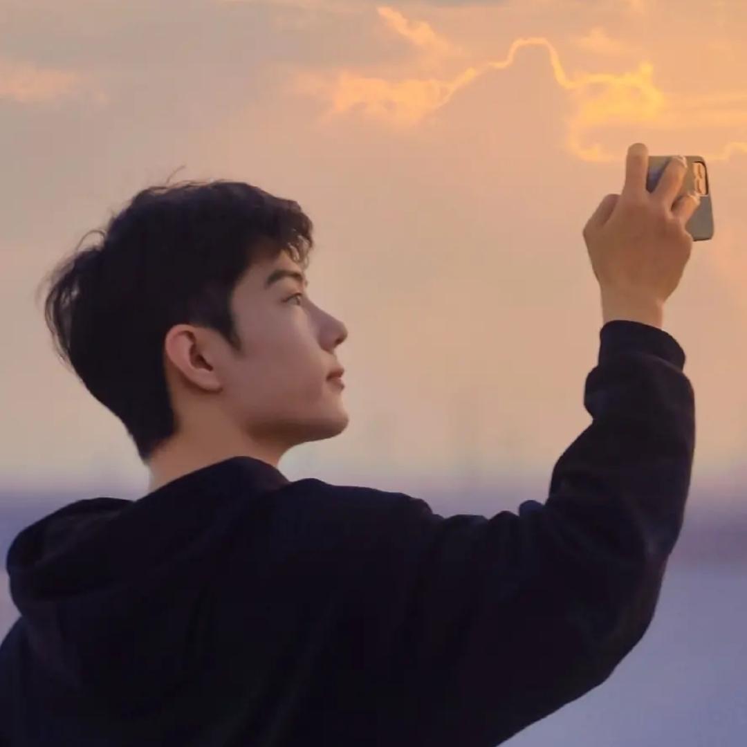 一个有奶膘的肖先生