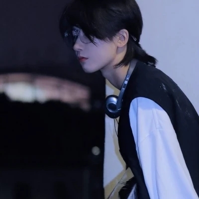 爱吃姜汁莲藕的约翰