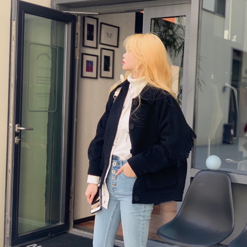 爱吃草莓和奶茶