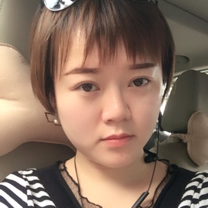 深紫色的迟花矮柳