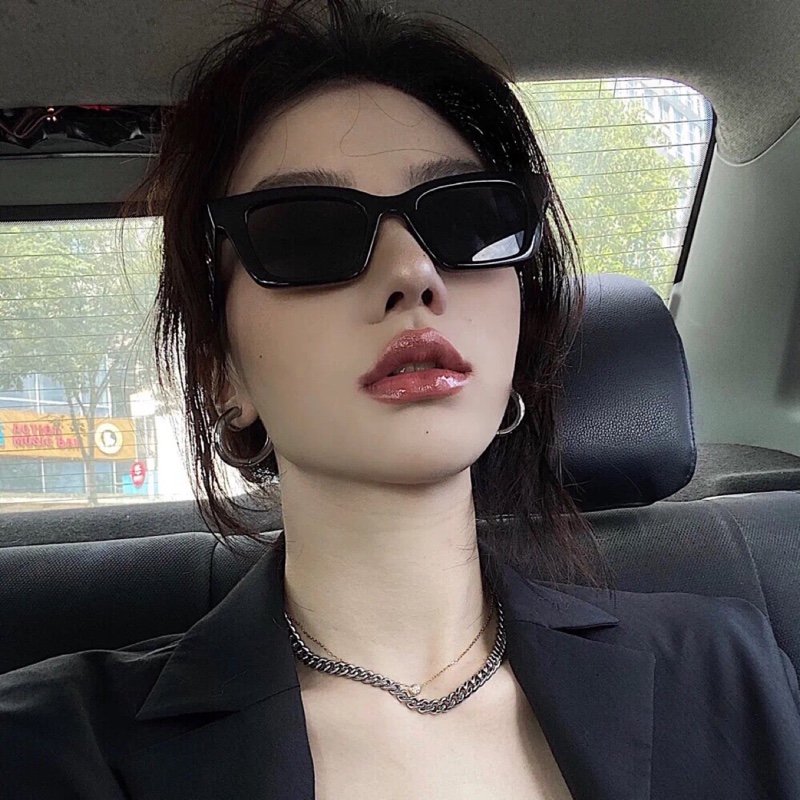 棕红色的黄心猕猴桃