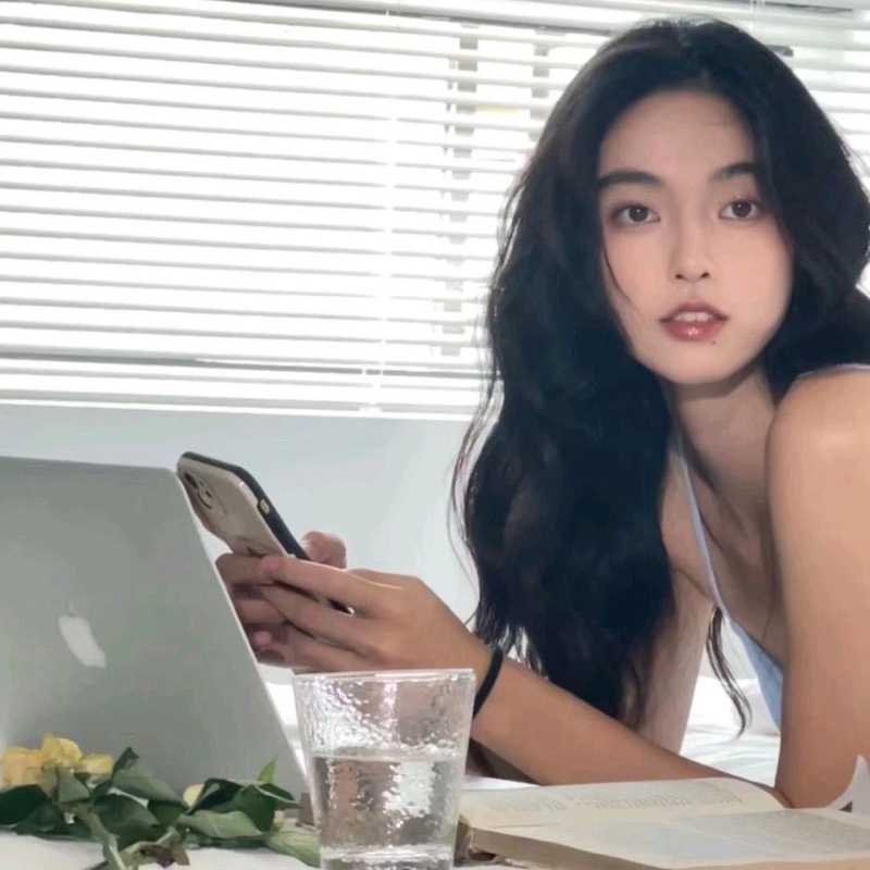 兰博基尼外的晚霞