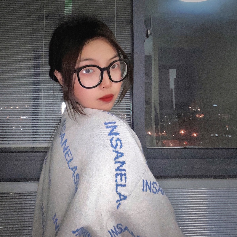 努力赚钱的雯妹