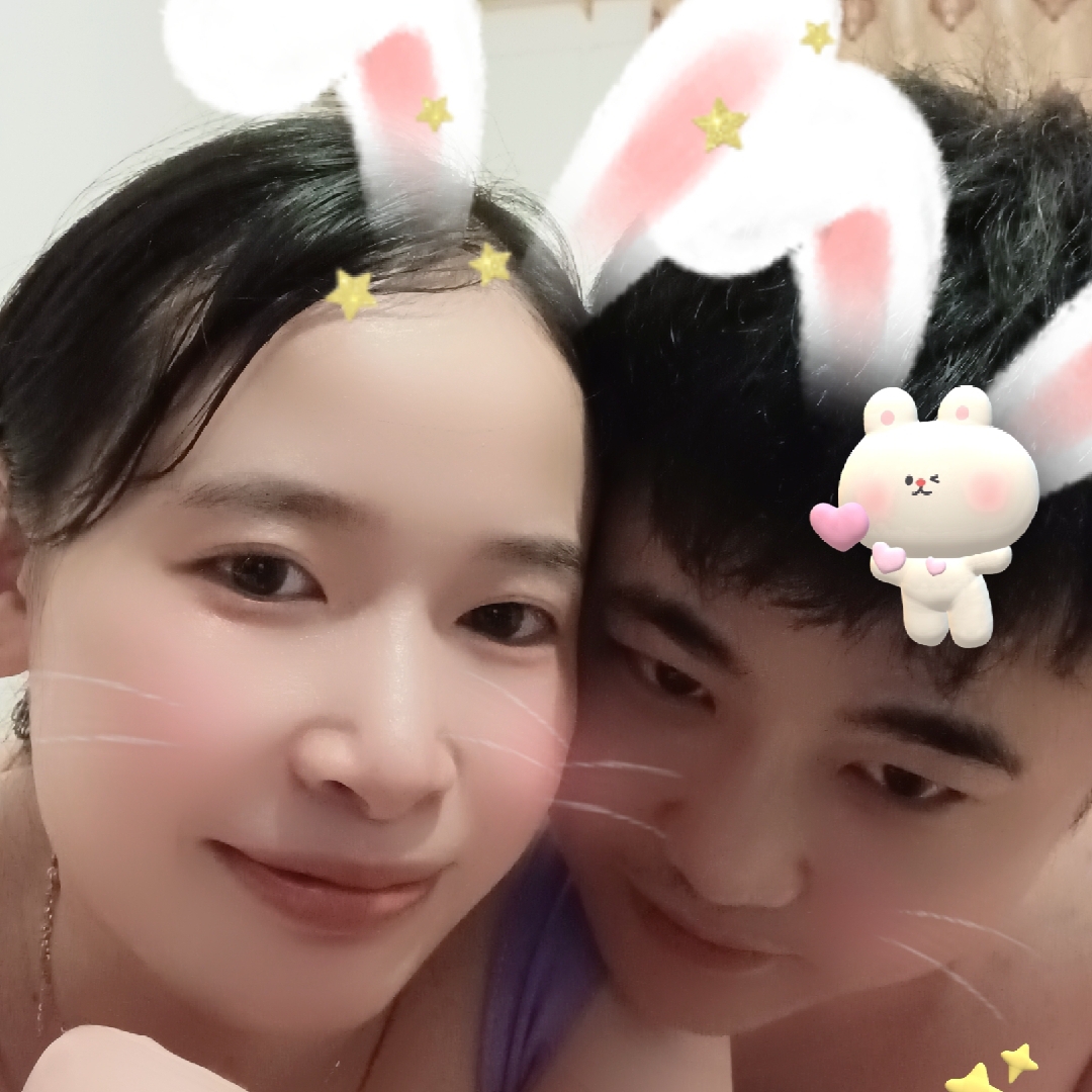 爱吃豆沙奶卷的菠萝