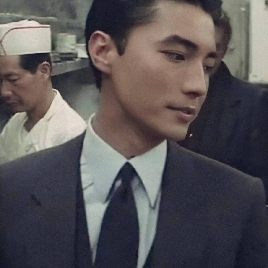 缓缓飘落的枫叶像思念