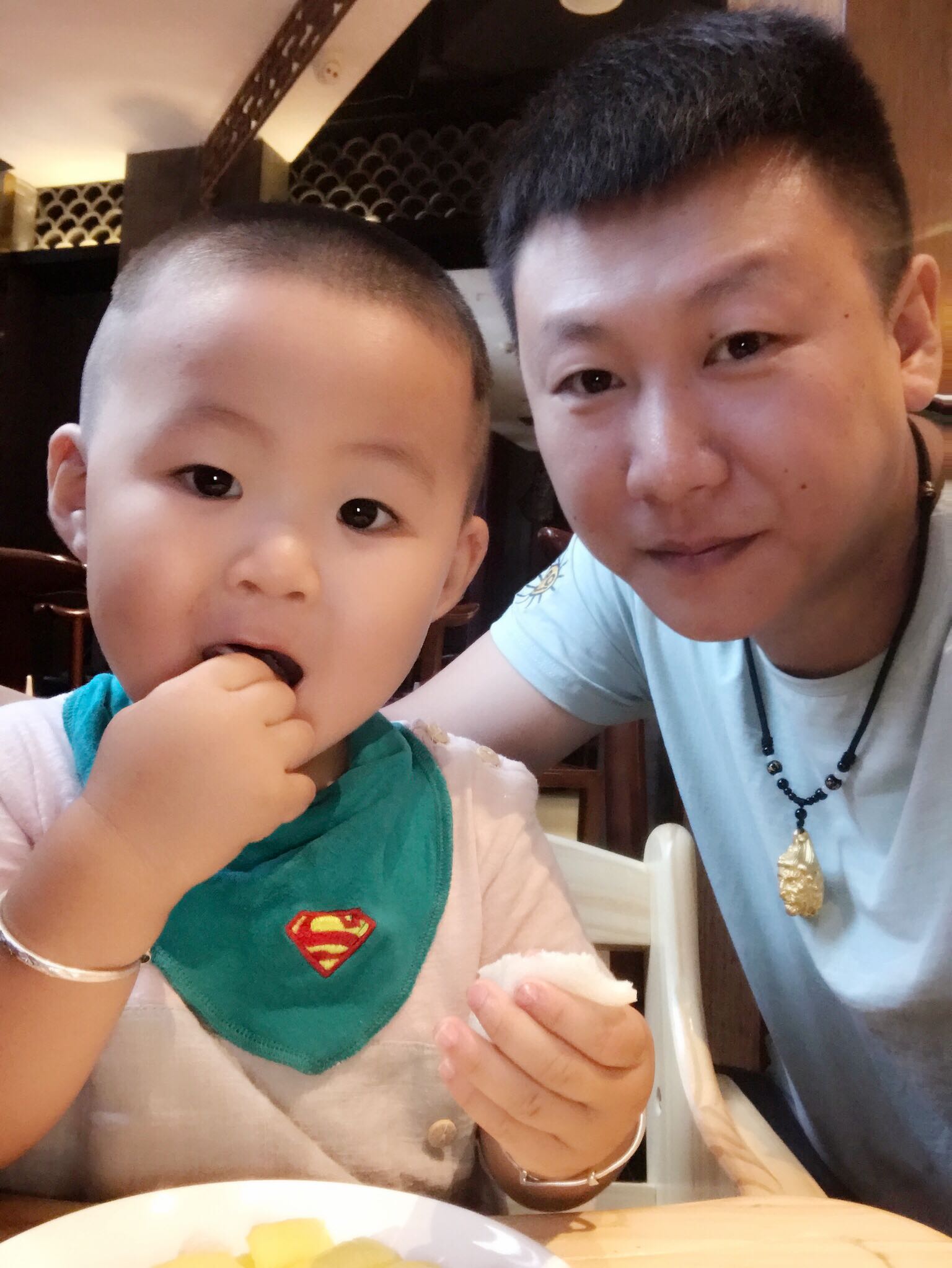 披着凉皮的馕、