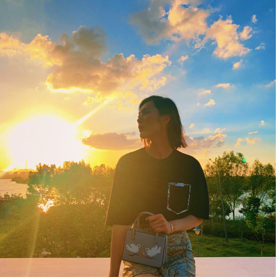 廖美美一点也不美