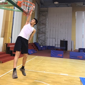 万里河山不及你。