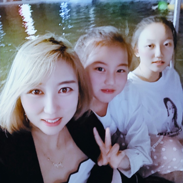 老丫头爱小丫头们