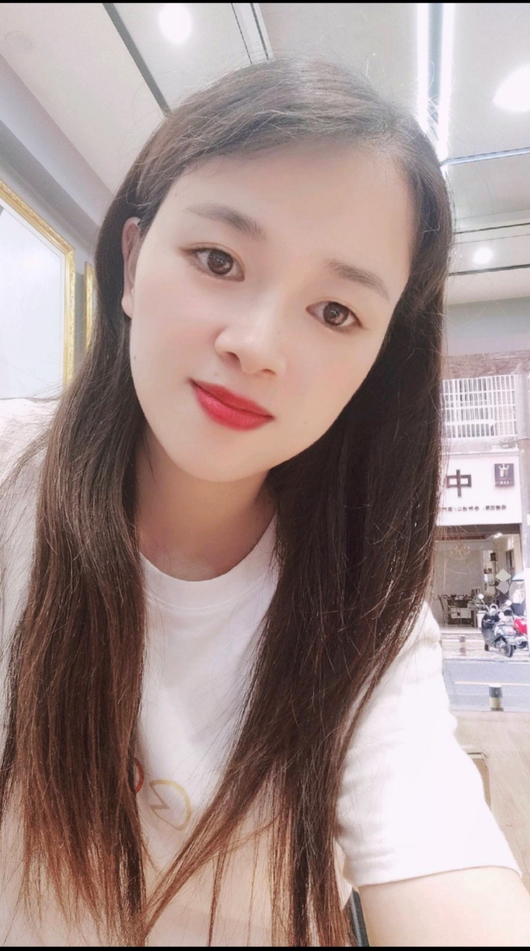 室内装修材料铝吊顶和墙布