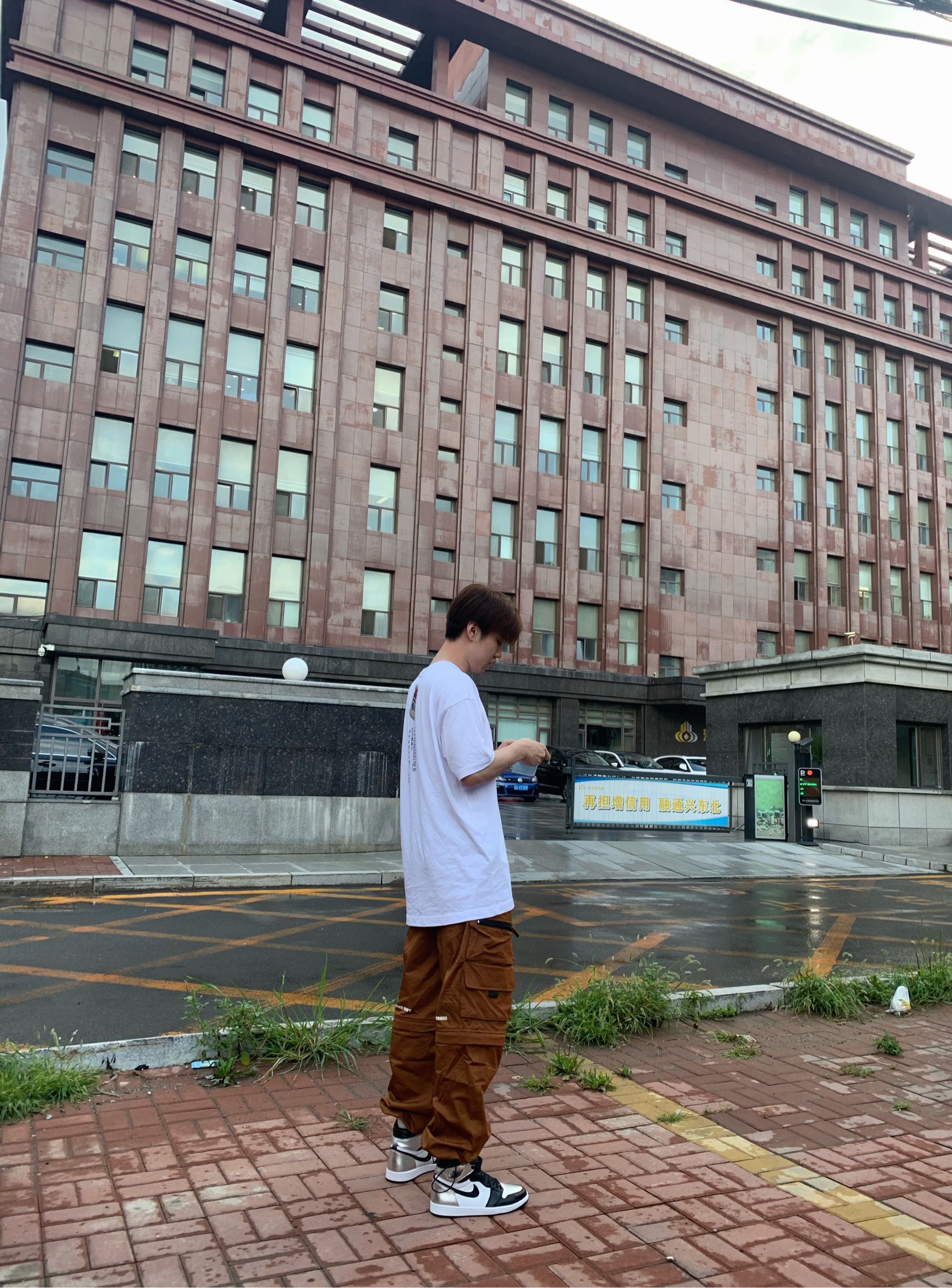 芳草街新鲜的甜圈