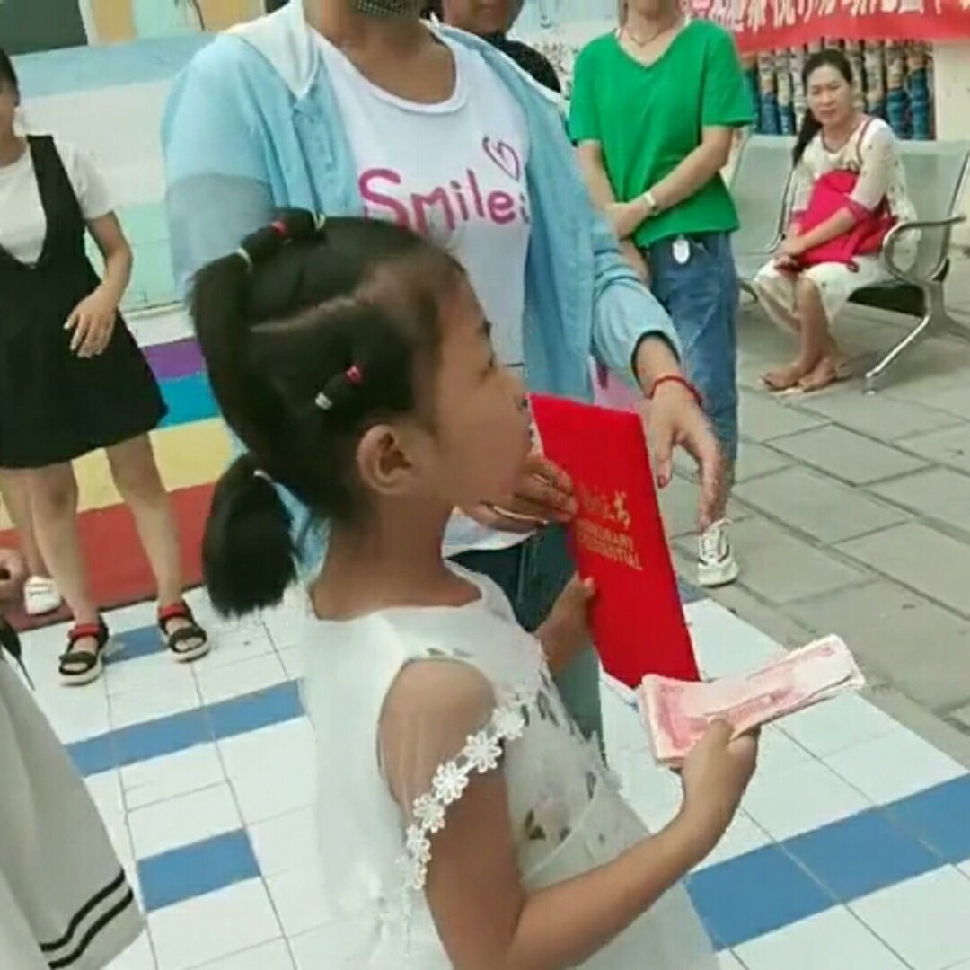 橙红色的灰白青藓