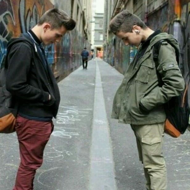 阴雨天的刺猬受了伤